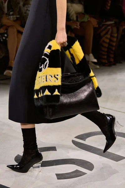 Look 23